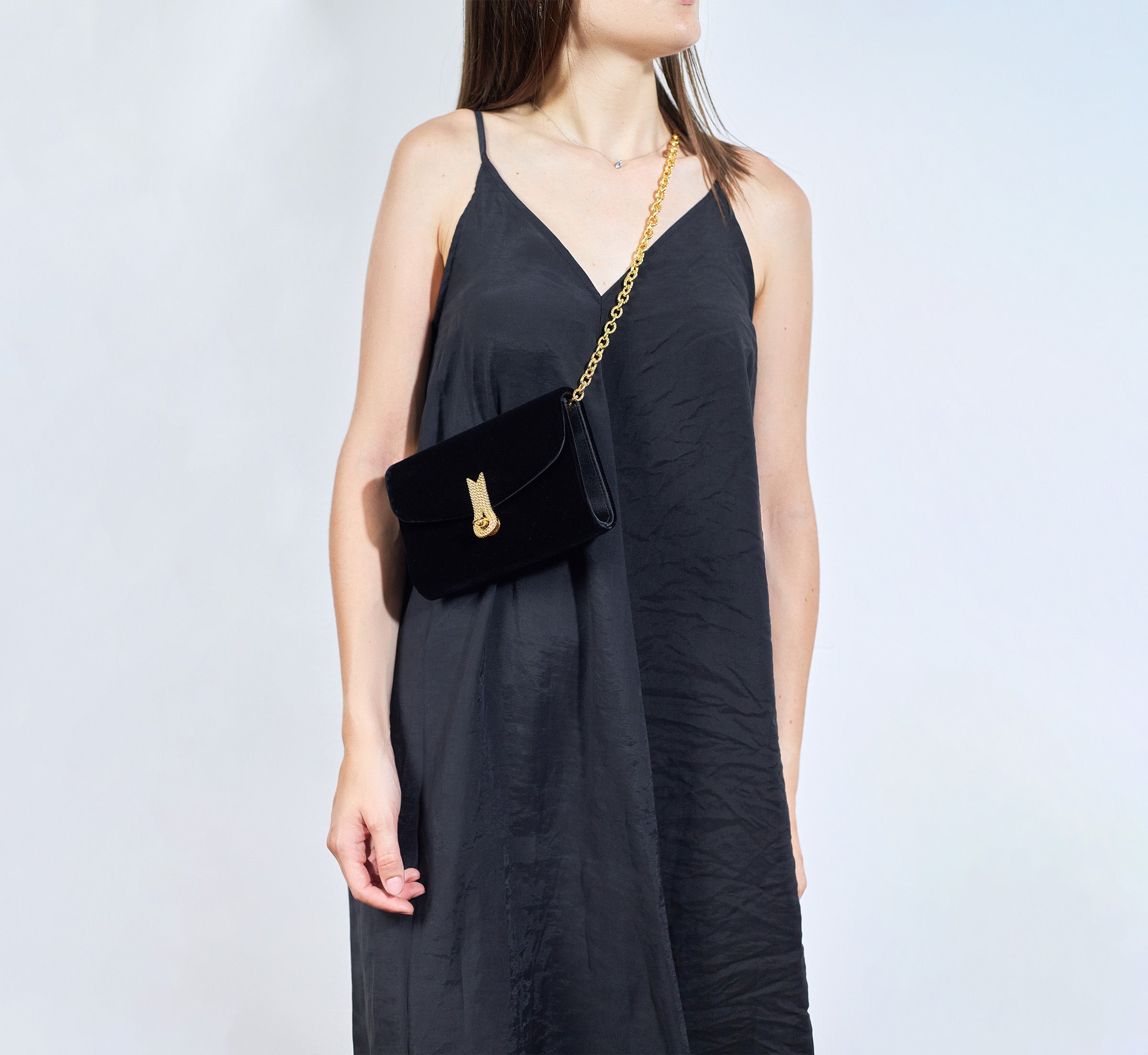 QUEEN MID VELVET BLACK